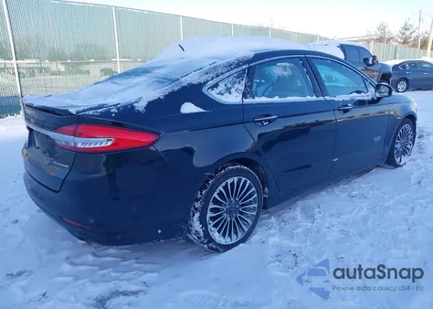 2017 Ford Fusion Energi Platinum z USA, uszkodzony, nr VIN 3FA6P0SU3HR118339
